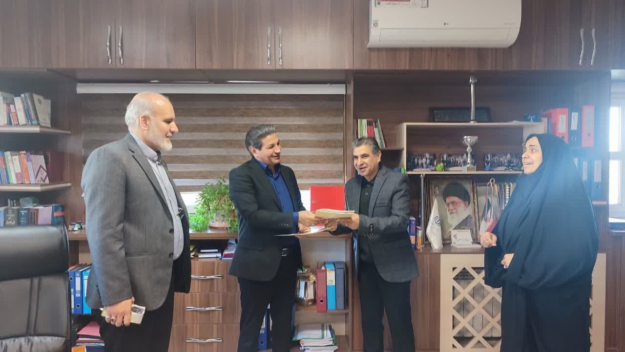 تقدیر از خدمات  معاون نظارت و رئیس خزانه معین استان قزوین